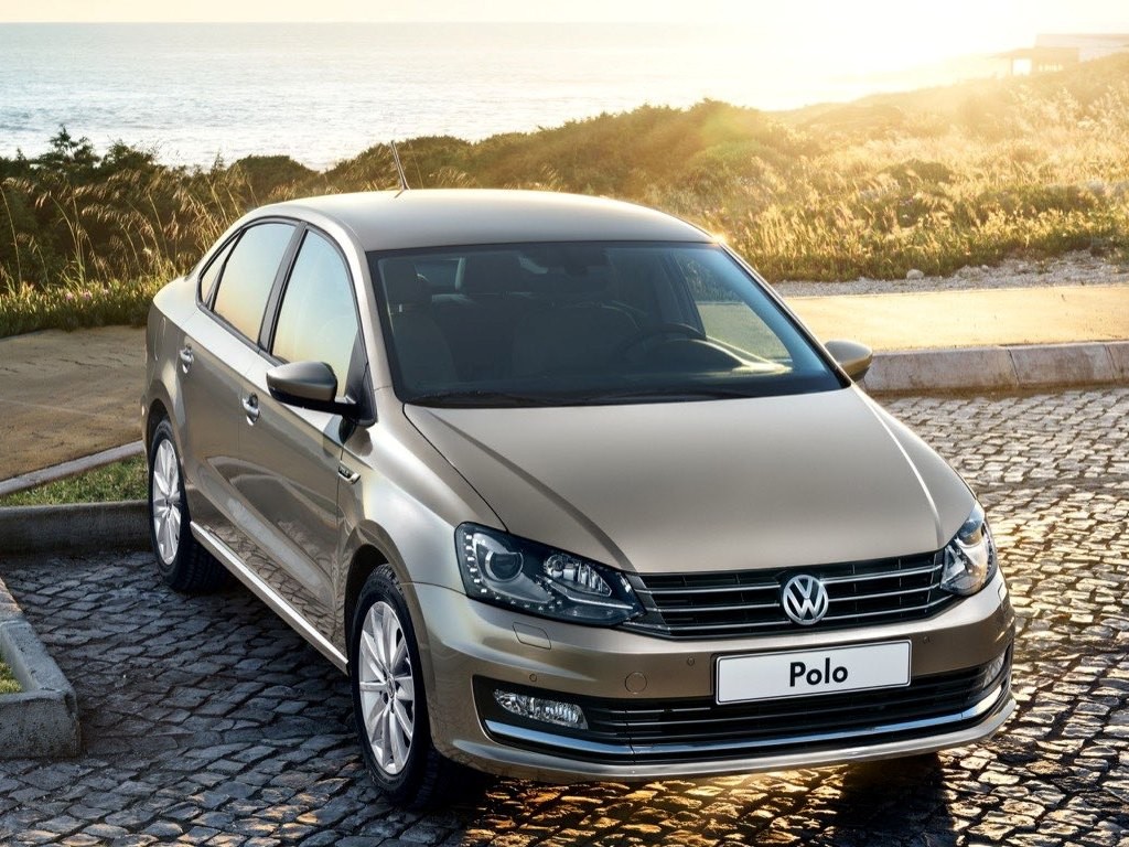 VOLKSWAGEN POLO SEDAN